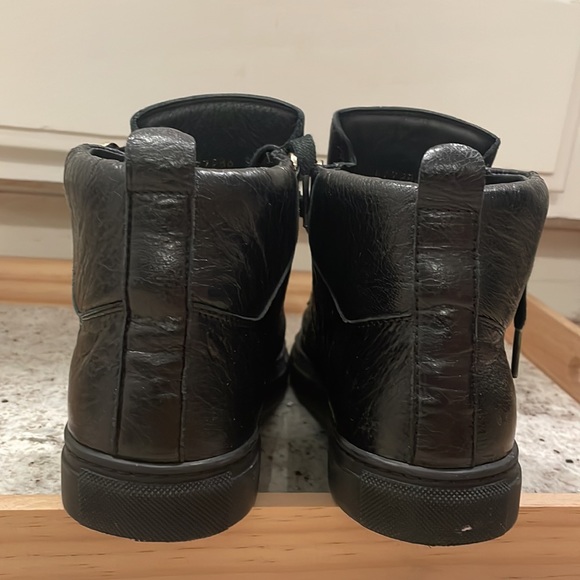 High top Balenciaga Sneakers - Picture 3 of 6